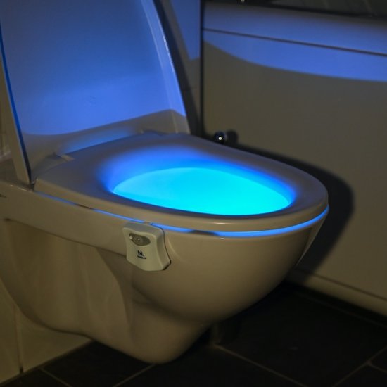 LED valaistus WC:hen - Sulje napsauttamalla kuva