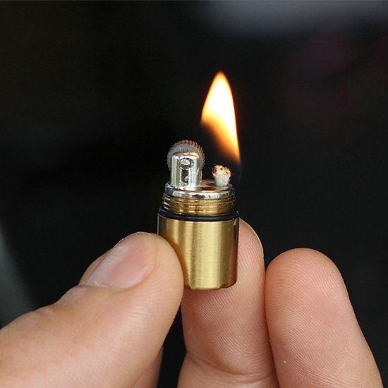 Mini-sytytin avainnipullesi - Sulje napsauttamalla kuva