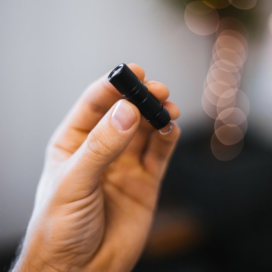 Mini-taskulamppu USB - vedenpitävä - Sulje napsauttamalla kuva