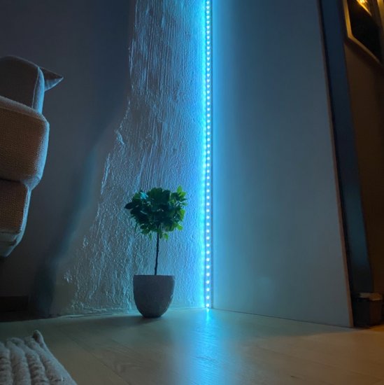 Itsekiinnittyvä LED-valaistus (3 m) - Sulje napsauttamalla kuva