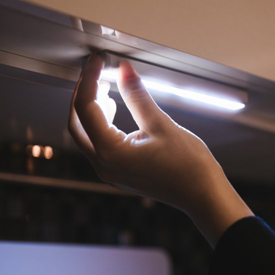 Ladattava LED-spotlight - Sulje napsauttamalla kuva