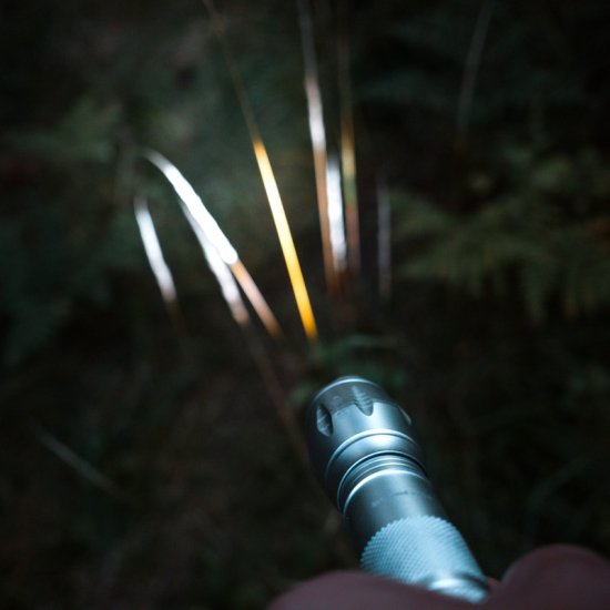Voimakas taskulamppu - Sulje napsauttamalla kuva