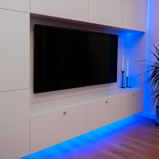 Itsekiinnittyvä LED-valaistus (3 m) - Sulje napsauttamalla kuva