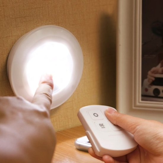 Akkukäyttöiset LED-valonheittimet (3 kpl) - Sulje napsauttamalla kuva