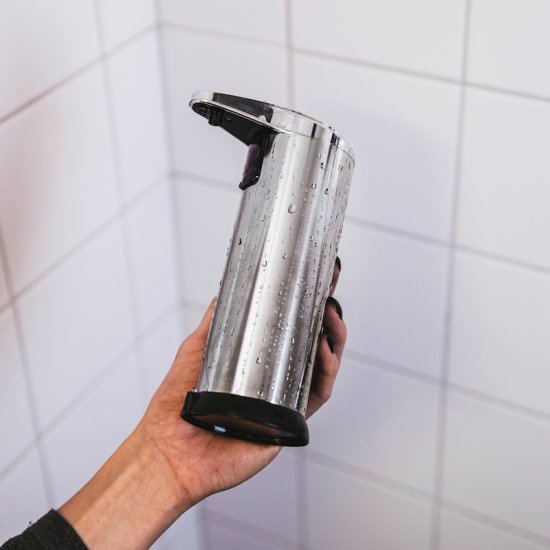 Automaattinen saippuapumppu anturilla - Sulje napsauttamalla kuva