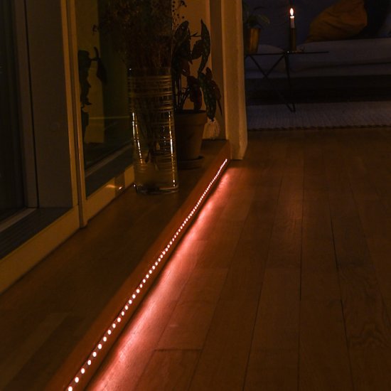 Itsekiinnittyvä LED-valaistus (3 m) - Sulje napsauttamalla kuva