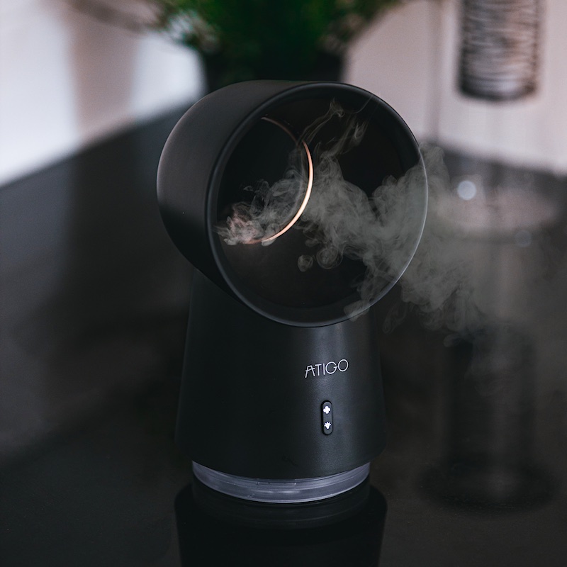 Veitsetön tuuletin LED-yövalolla