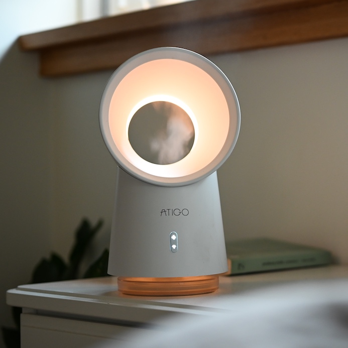 Veitsetön tuuletin LED-yövalolla