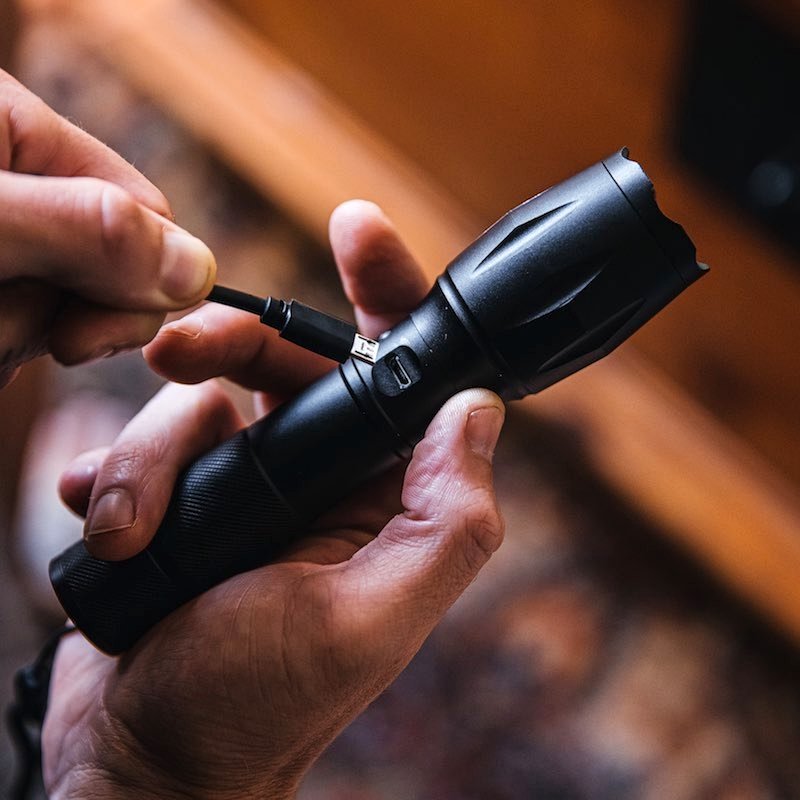 LED-taskulamppu - ladattava (USB)