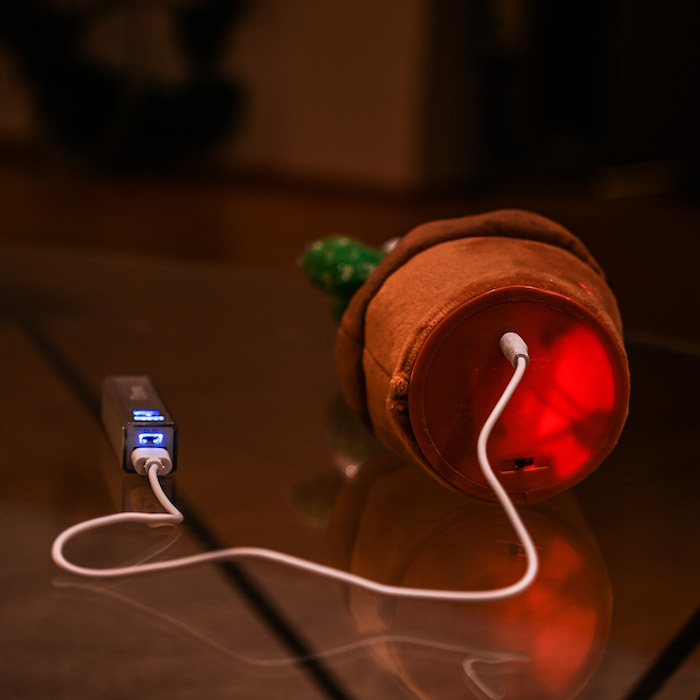 Tanssiva kaktus USB:llä