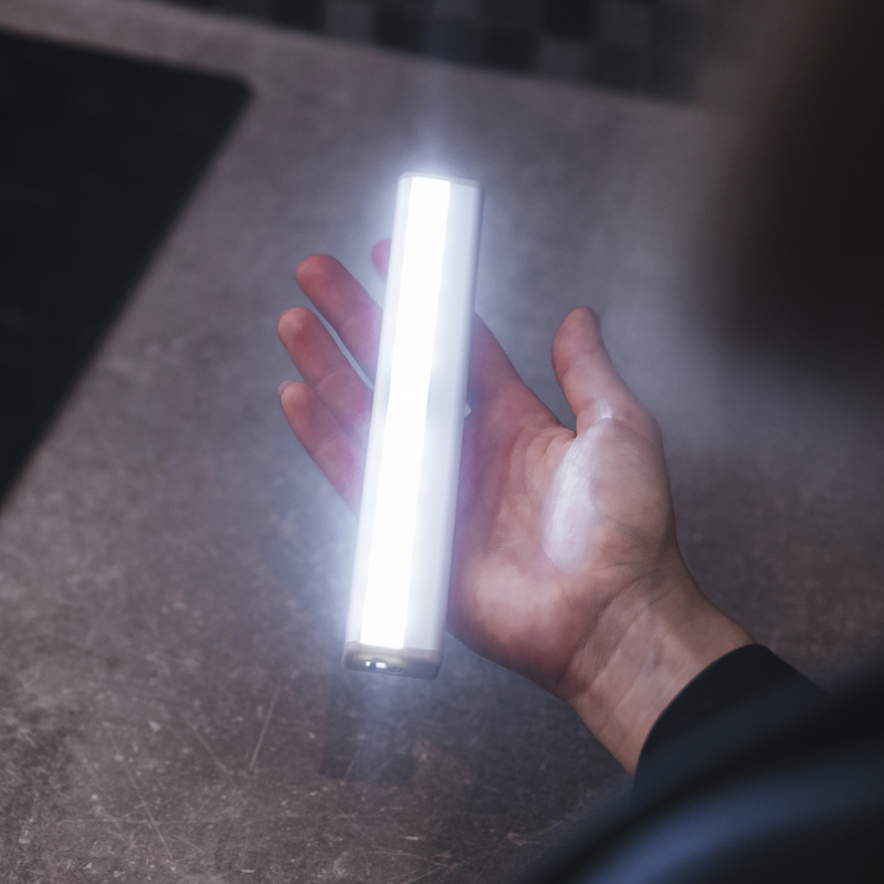 Ladattava LED-spotlight