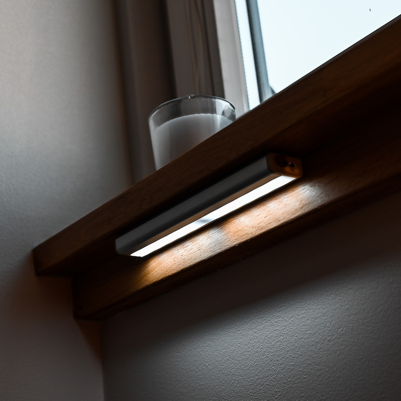 Ladattava LED-spotlight